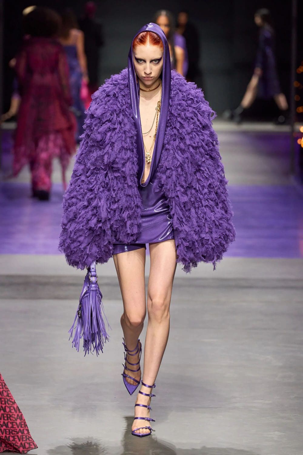 范思哲(Versace)2023春夏 Runway 杂志