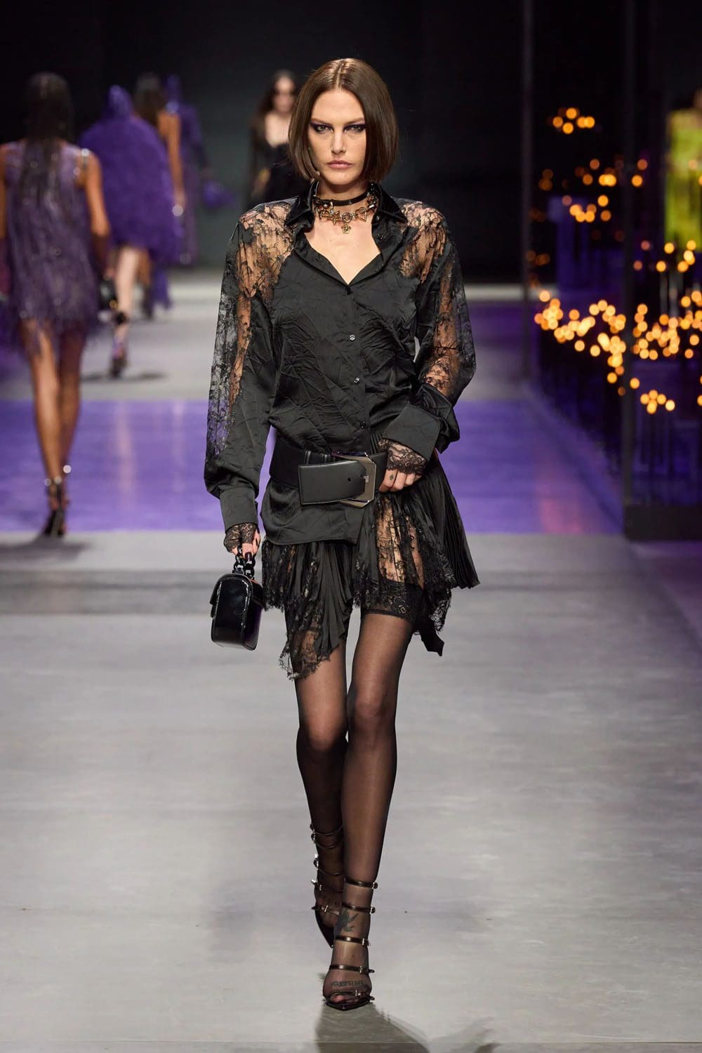范思哲(Versace)2023春夏 Runway 杂志