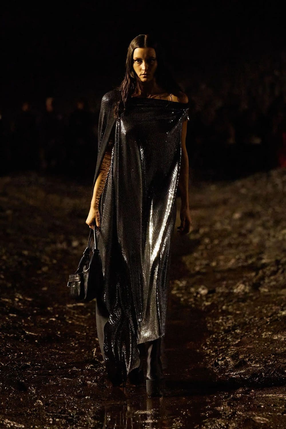 Balenciaga Frühjahr/Sommer 2023 Nuclear Mud Show Runway 41 Magazin