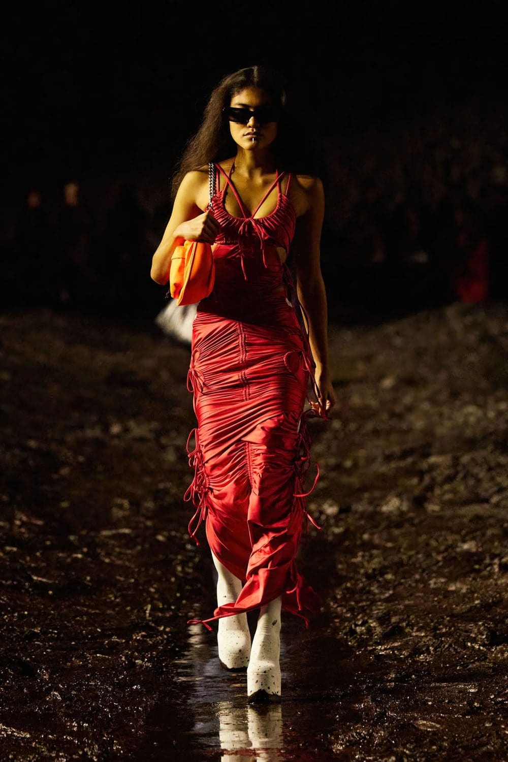 Balenciaga Frühjahr/Sommer 2023 Nuclear Mud Show Runway 43 Magazin