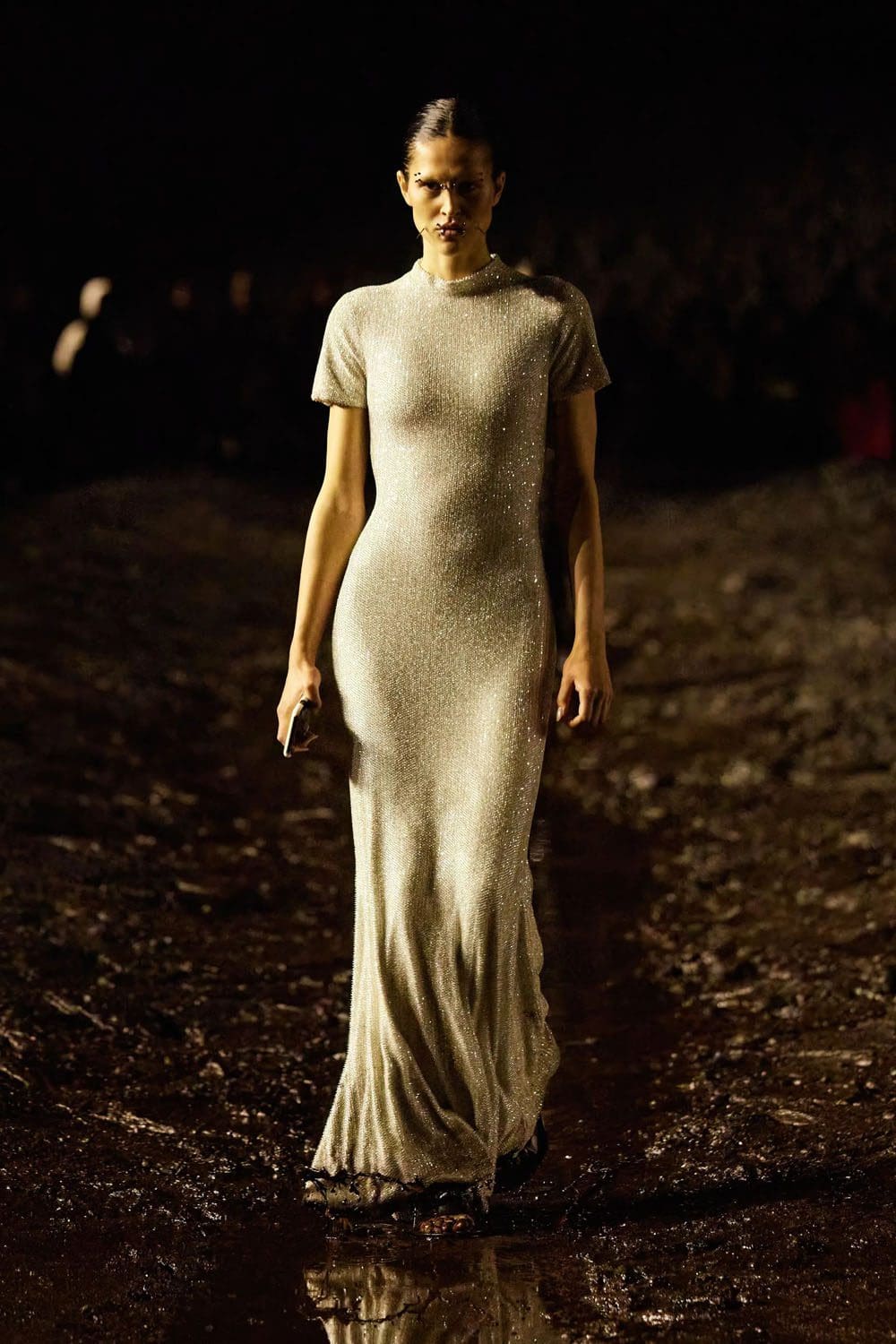 Balenciaga Frühjahr/Sommer 2023 Nuclear Mud Show Runway 71 Magazin