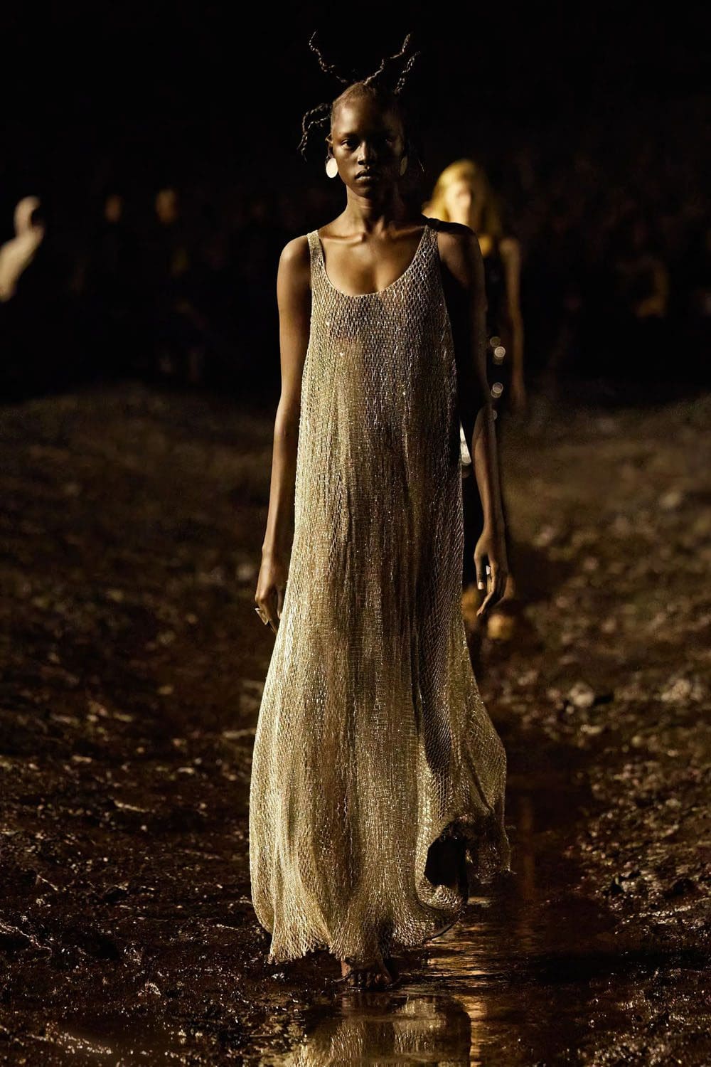 Balenciaga Frühjahr/Sommer 2023 Nuclear Mud Show Runway 73 Magazin