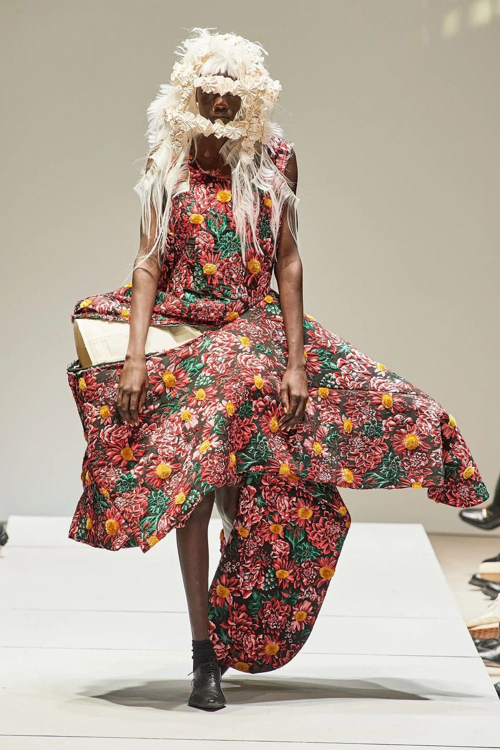 Comme des Garcons春夏2023 Runway 18杂志