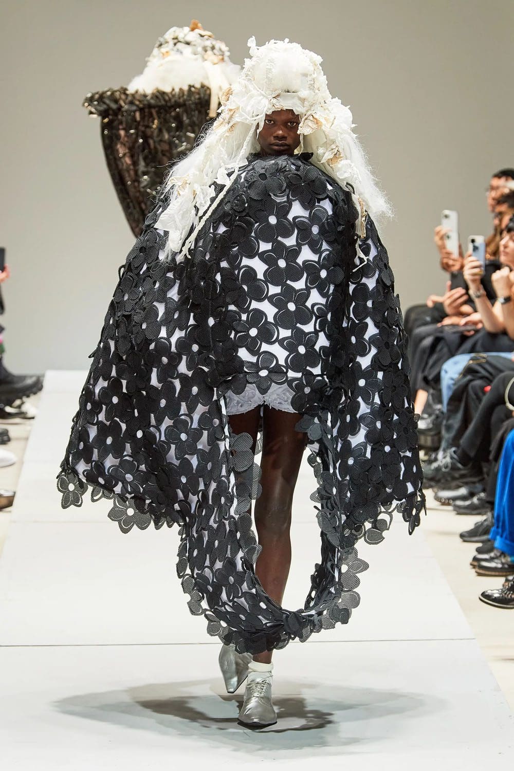Comme des Garcons春夏2023 Runway 5杂志