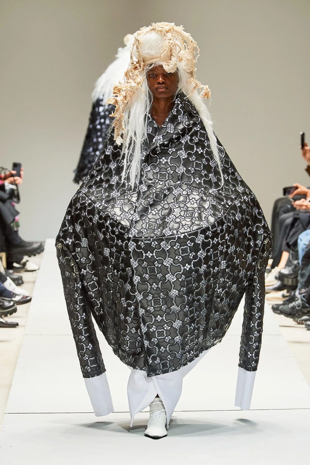 Comme des Garcons春夏2023 Runway 6杂志