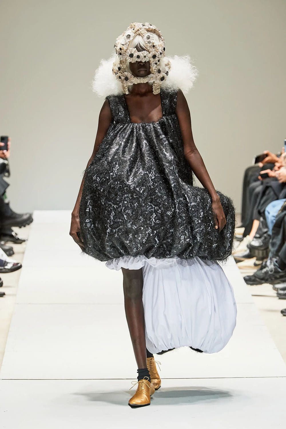 Comme des Garcons春夏2023 Runway 9杂志