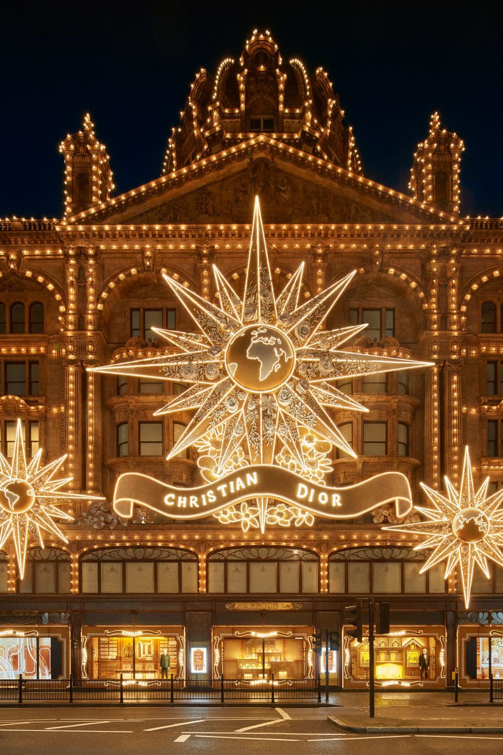 DIOR x HARRODS 2022 立面 © Adrien Dirand4