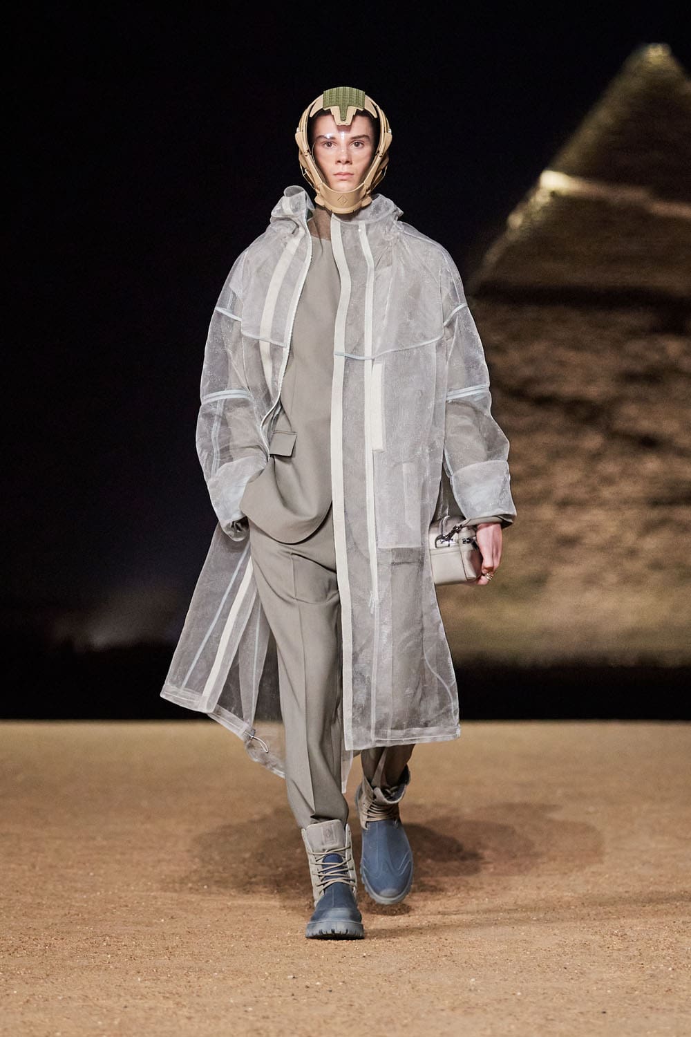 Dior Men Egypt Giza Pyramids Pre Fall 2023 Runway Magazine 30