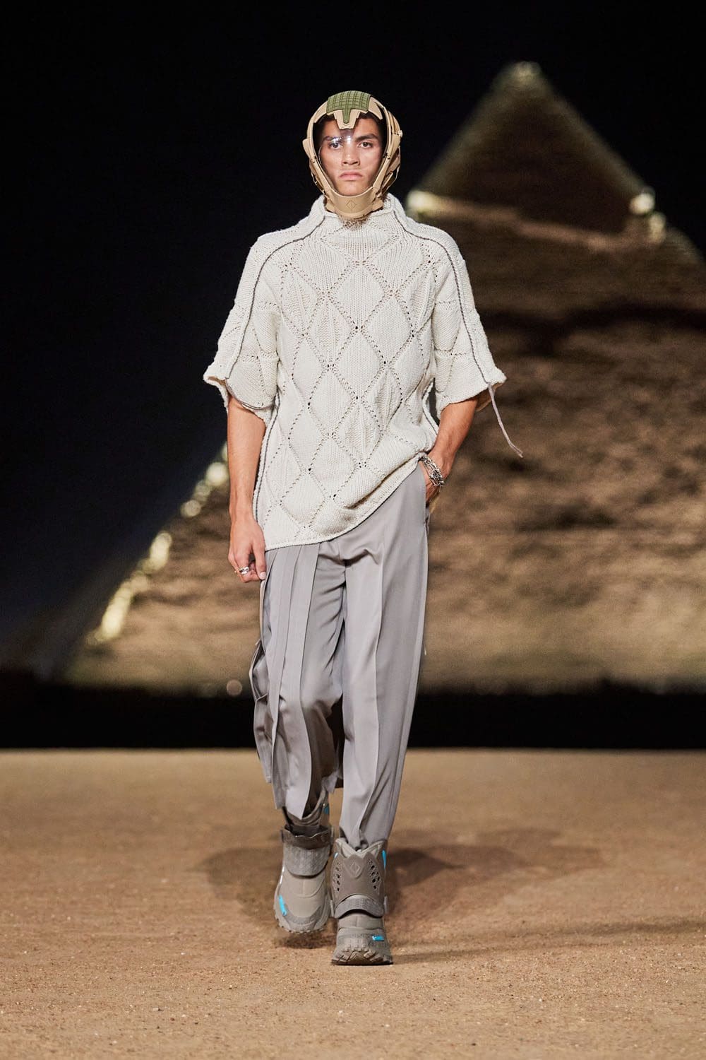 Dior Men Egypt Giza Pyramids Pre Fall 2023 Runway Magazine 34