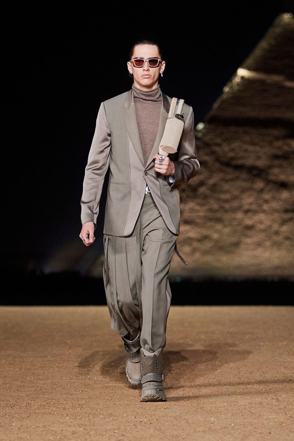 Dior Men Egypt Giza Pyramids Pre Fall 2023 Runway Magazine 39