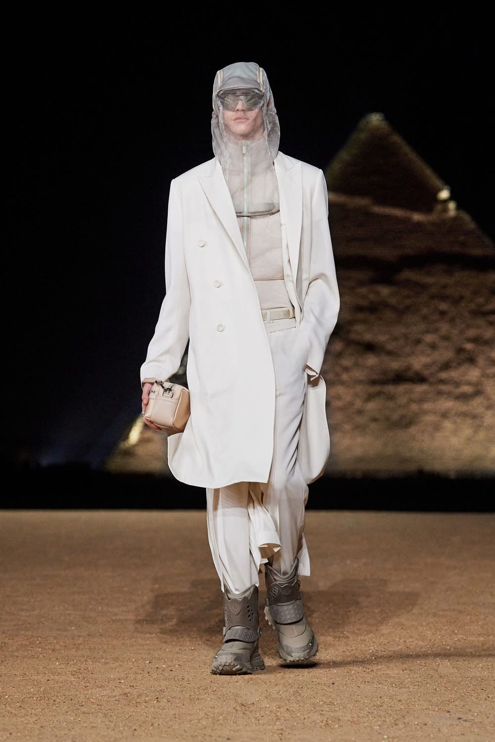 Dior Men Egypt Giza Pyramids Pre Fall 2023 Runway Magazine 4