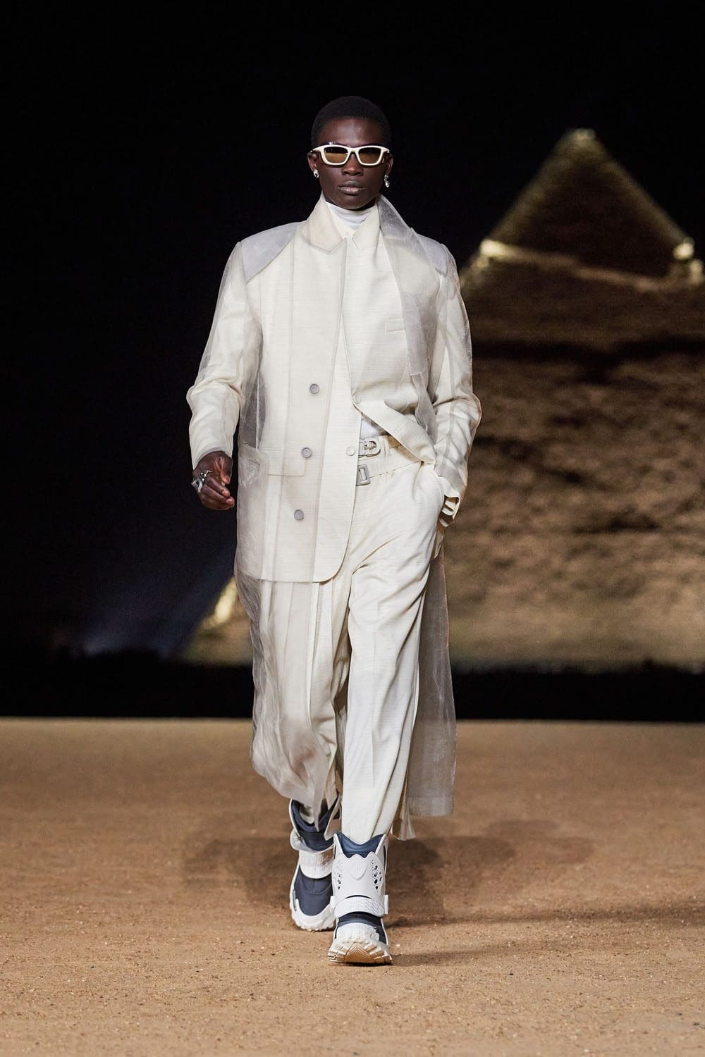 Dior Men Egypt Giza Pyramids Pre Fall 2023 Runway Magazine 5