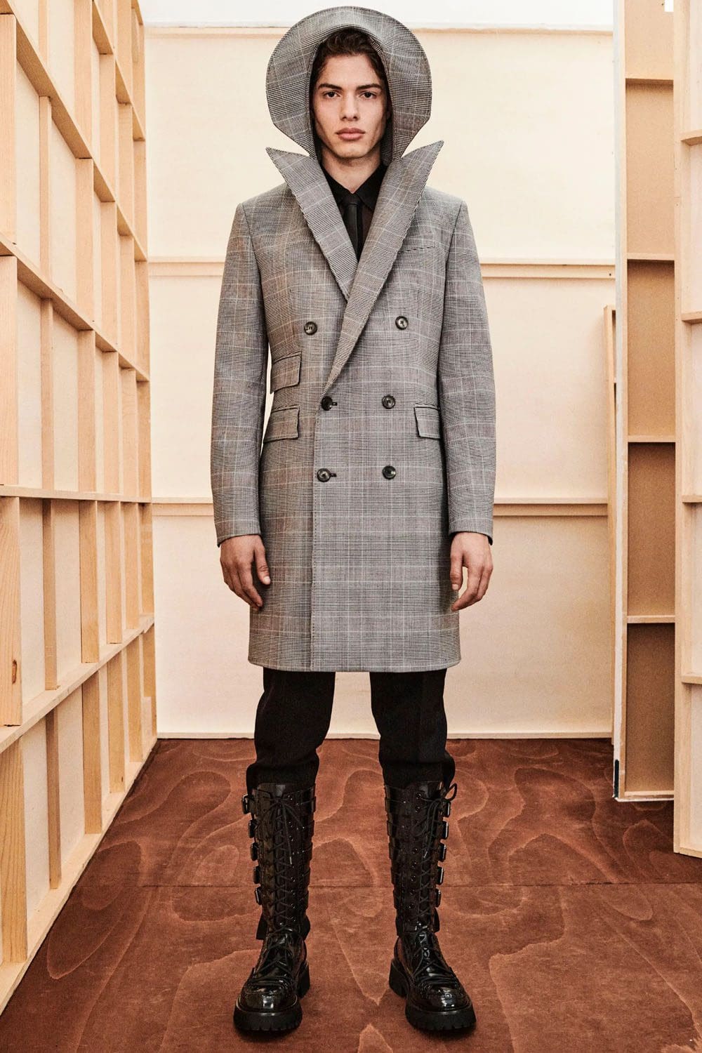 モスキーノ プレフォール 2023 Runway 雑誌34