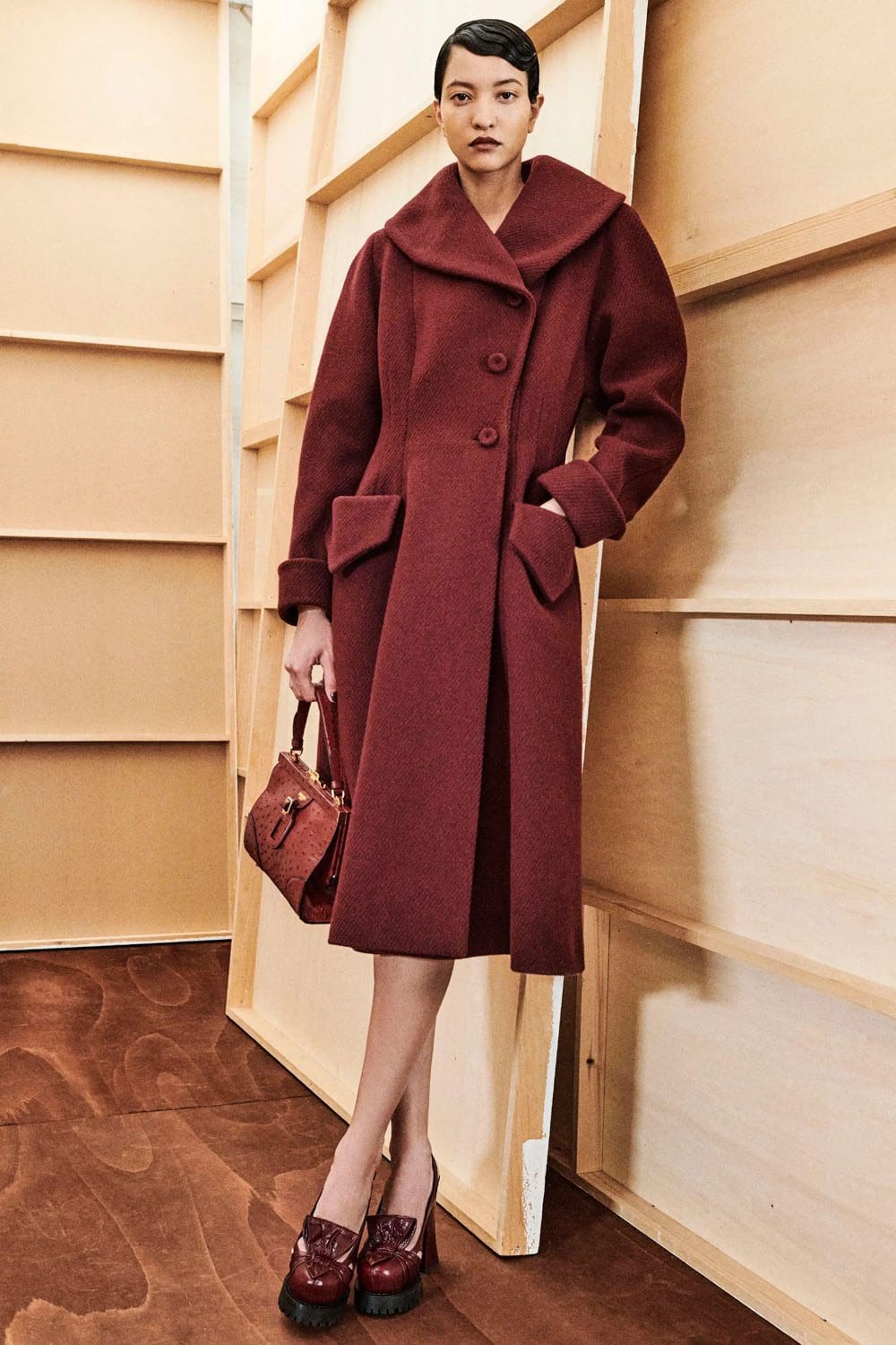 モスキーノ プレフォール 2023 Runway 雑誌49