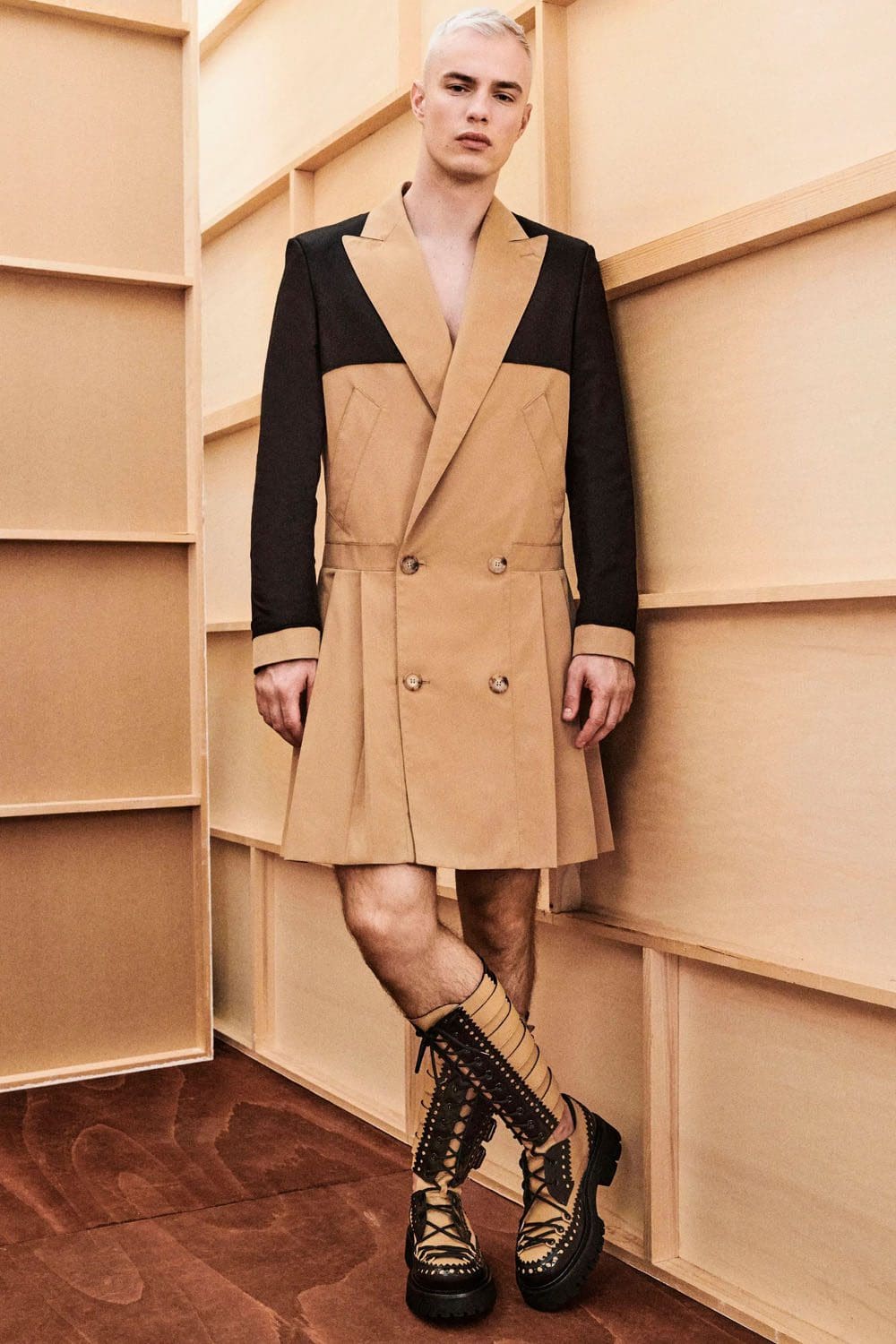 モスキーノ プレフォール 2023 Runway 雑誌61