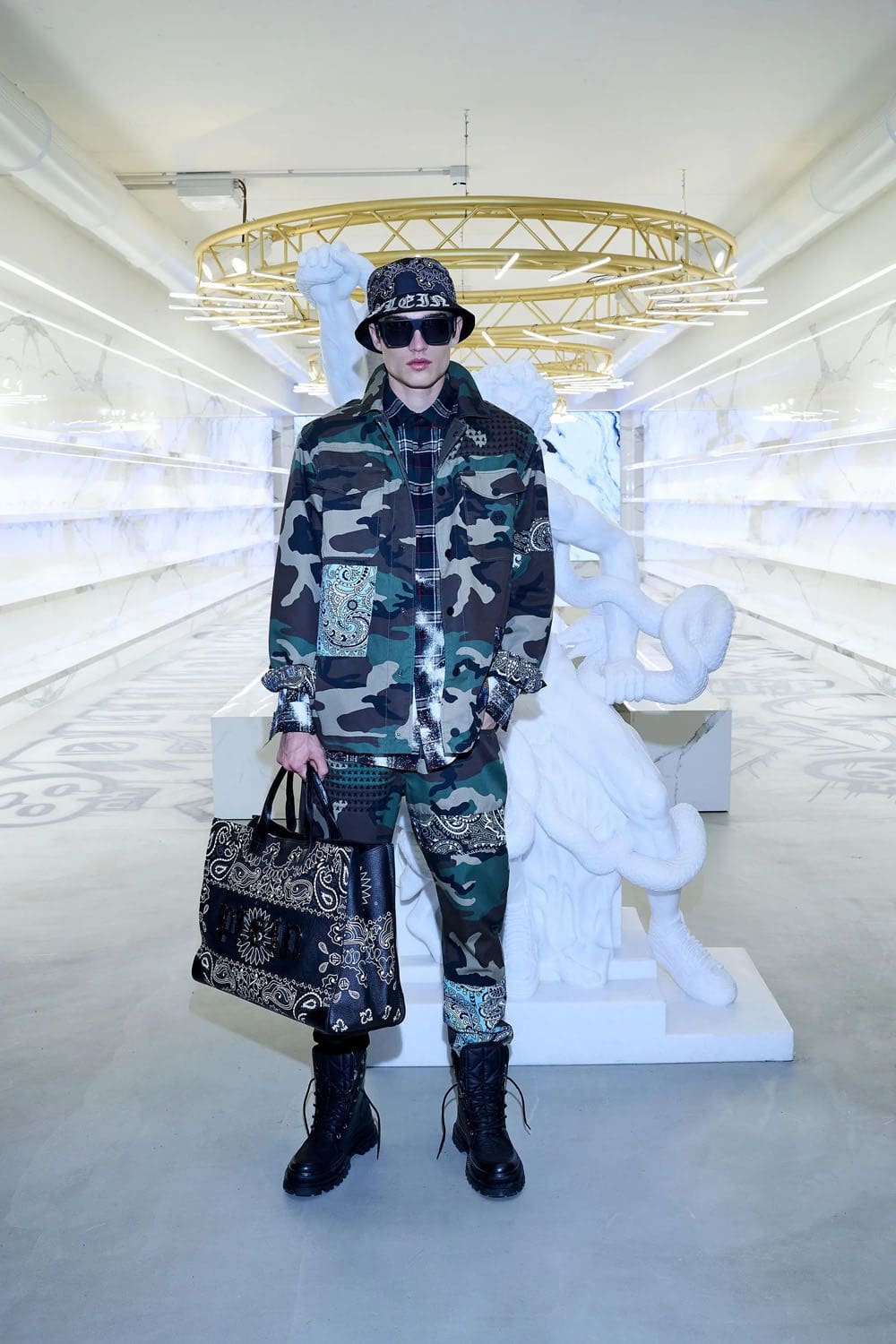 Philipp Plein Pré Outono 2023 Runway Revista 49