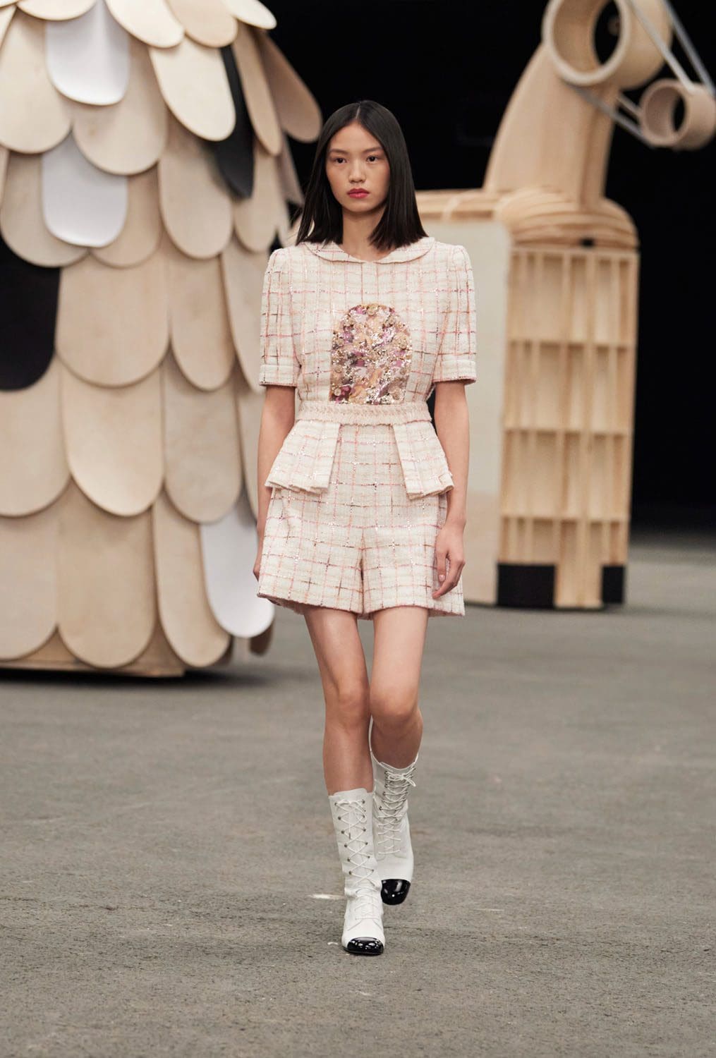 Chanel Haute Couture Primavera Estate 2023 Runway 15 Magazine
