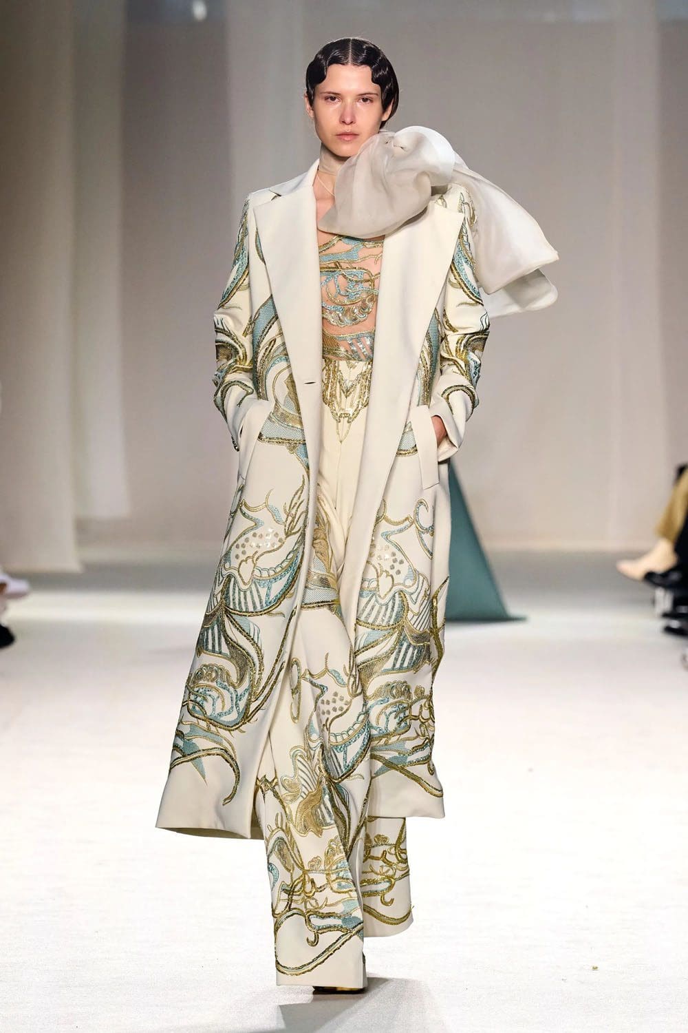 Elie Saab Haute Couture Весна-Лето 2023 Runway Журнал 10