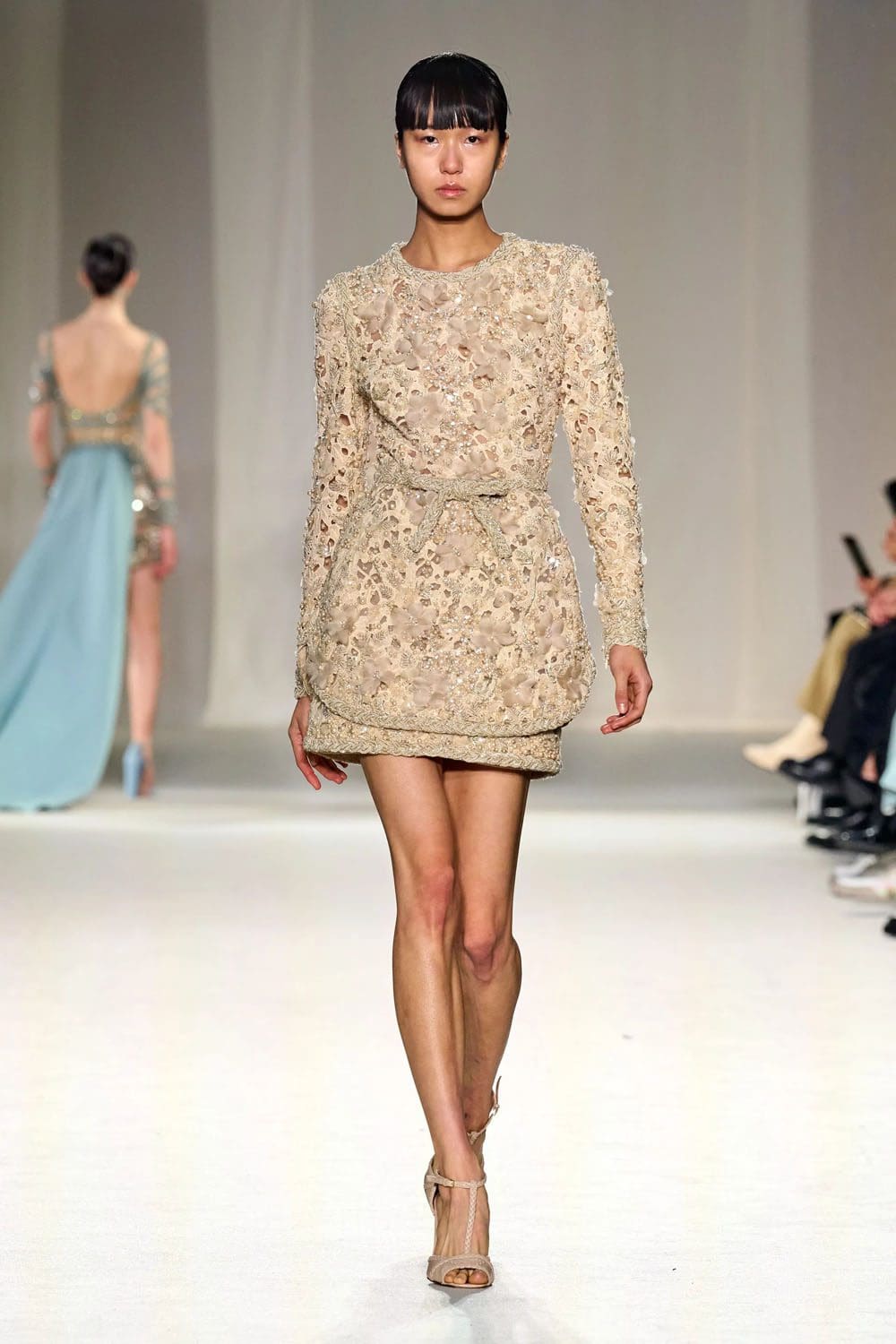 Elie Saab Haute Couture Весна-Лето 2023 Runway Журнал 15