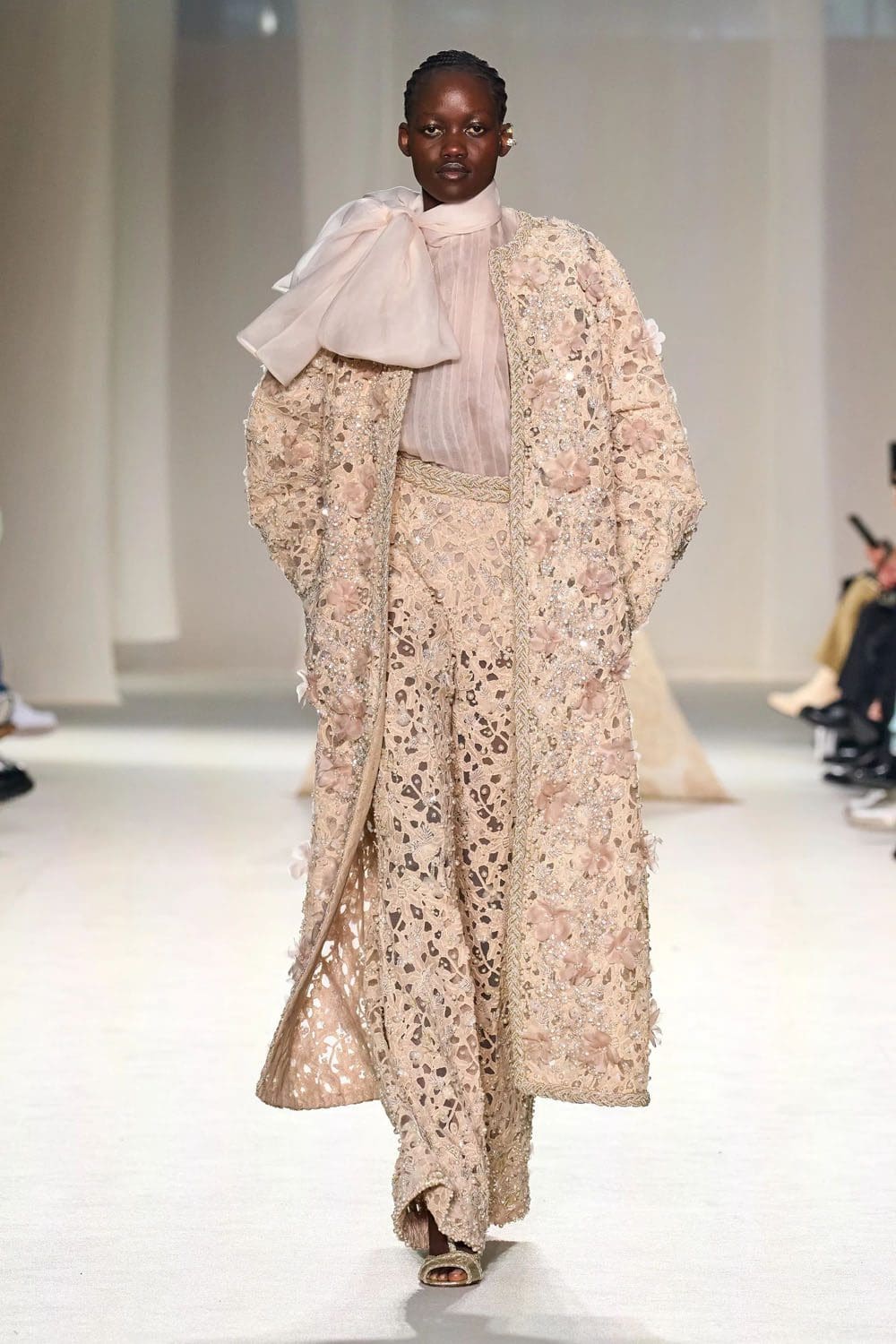Elie Saab Haute Couture Весна-Лето 2023 Runway Журнал 16