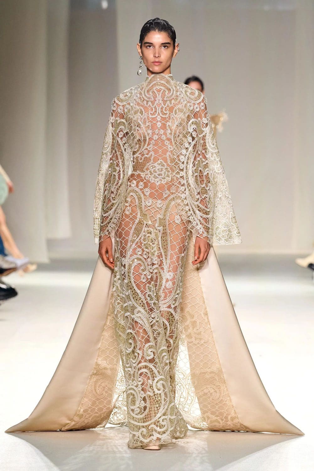 Elie Saab Haute Couture Весна-Лето 2023 Runway Журнал 19