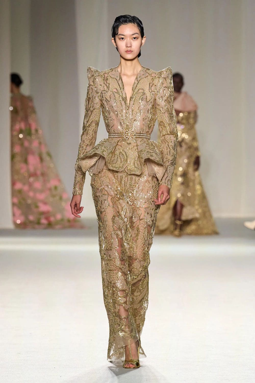 Elie Saab Haute Couture Весна-Лето 2023 Runway Журнал 30