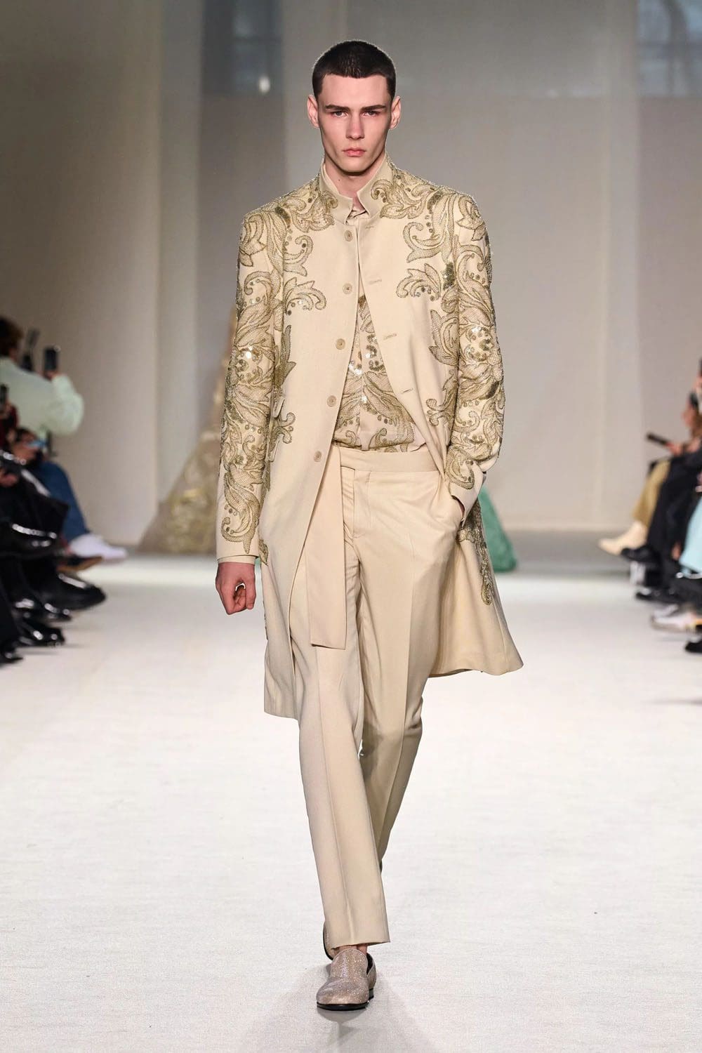 Elie Saab Haute Couture Весна-Лето 2023 Runway Журнал 33