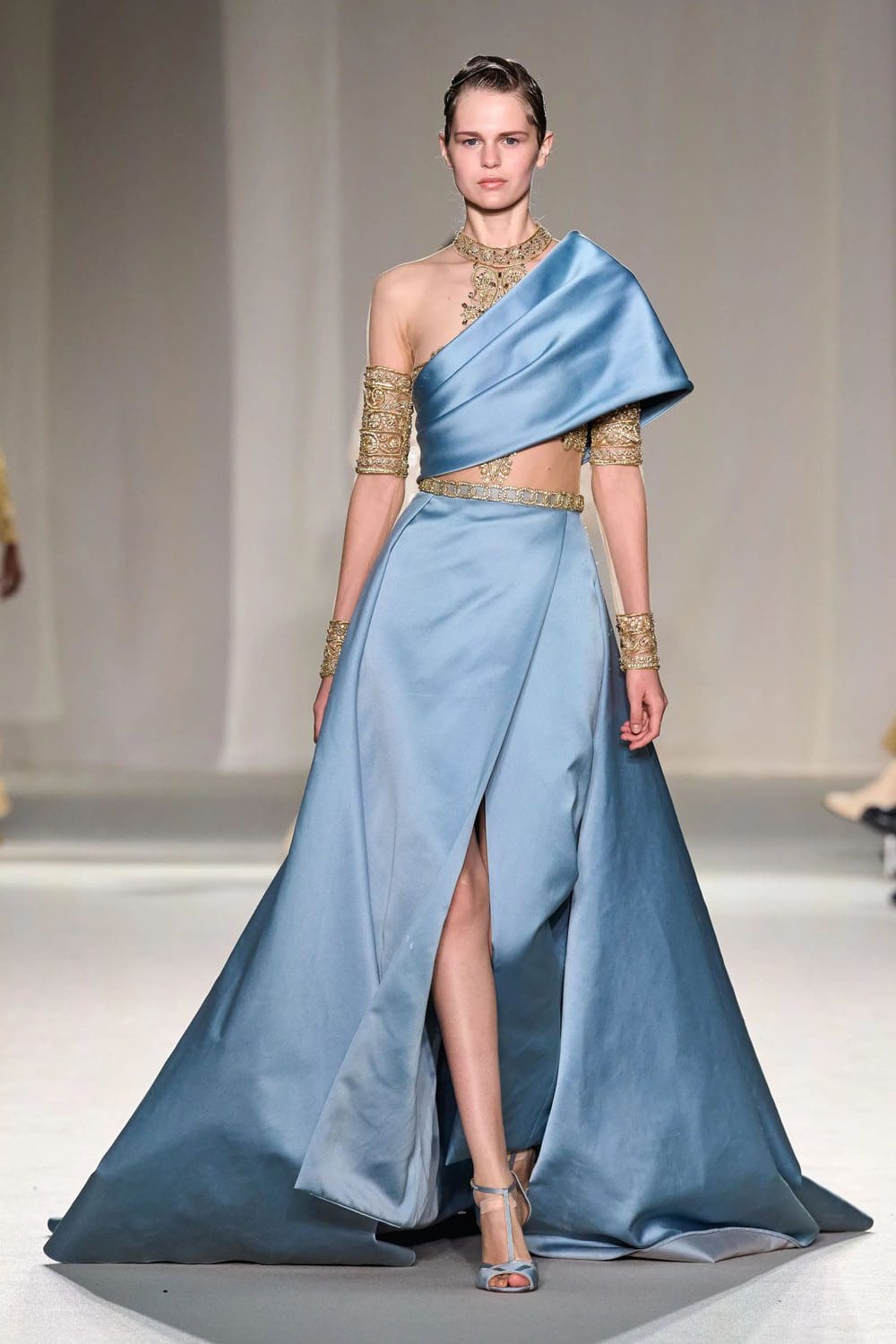 Elie Saab Haute Couture Весна-Лето 2023 Runway Журнал 36