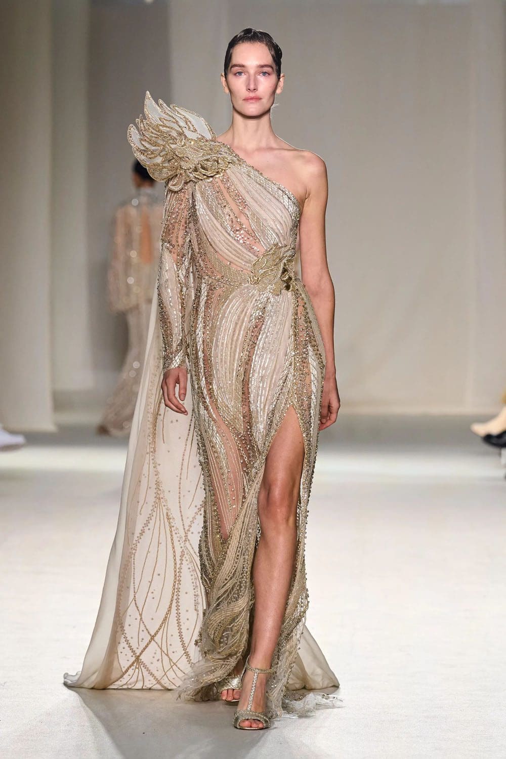 Elie Saab Haute Couture Весна-Лето 2023 Runway Журнал 59