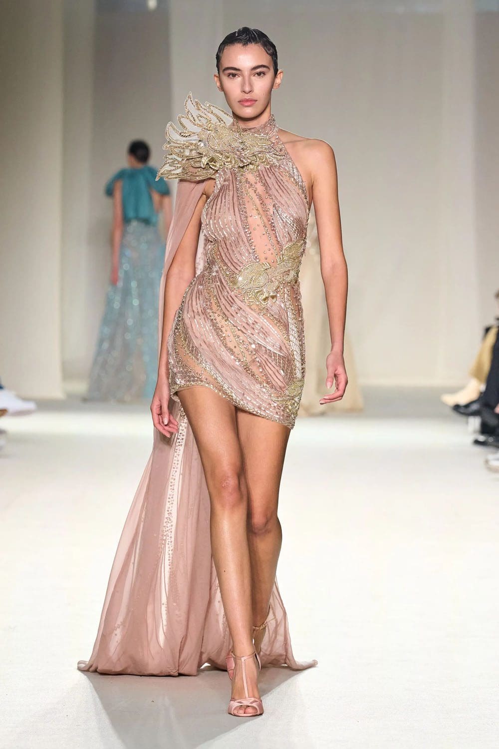 Elie Saab Haute Couture Весна-Лето 2023 Runway Журнал 60