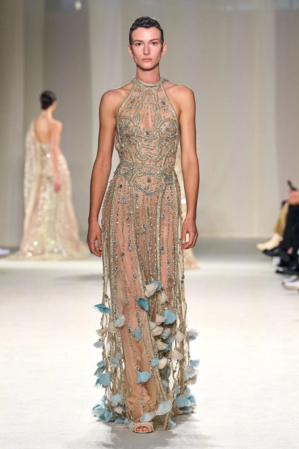 Elie Saab Haute Couture Весна-Лето 2023 Runway Журнал 67