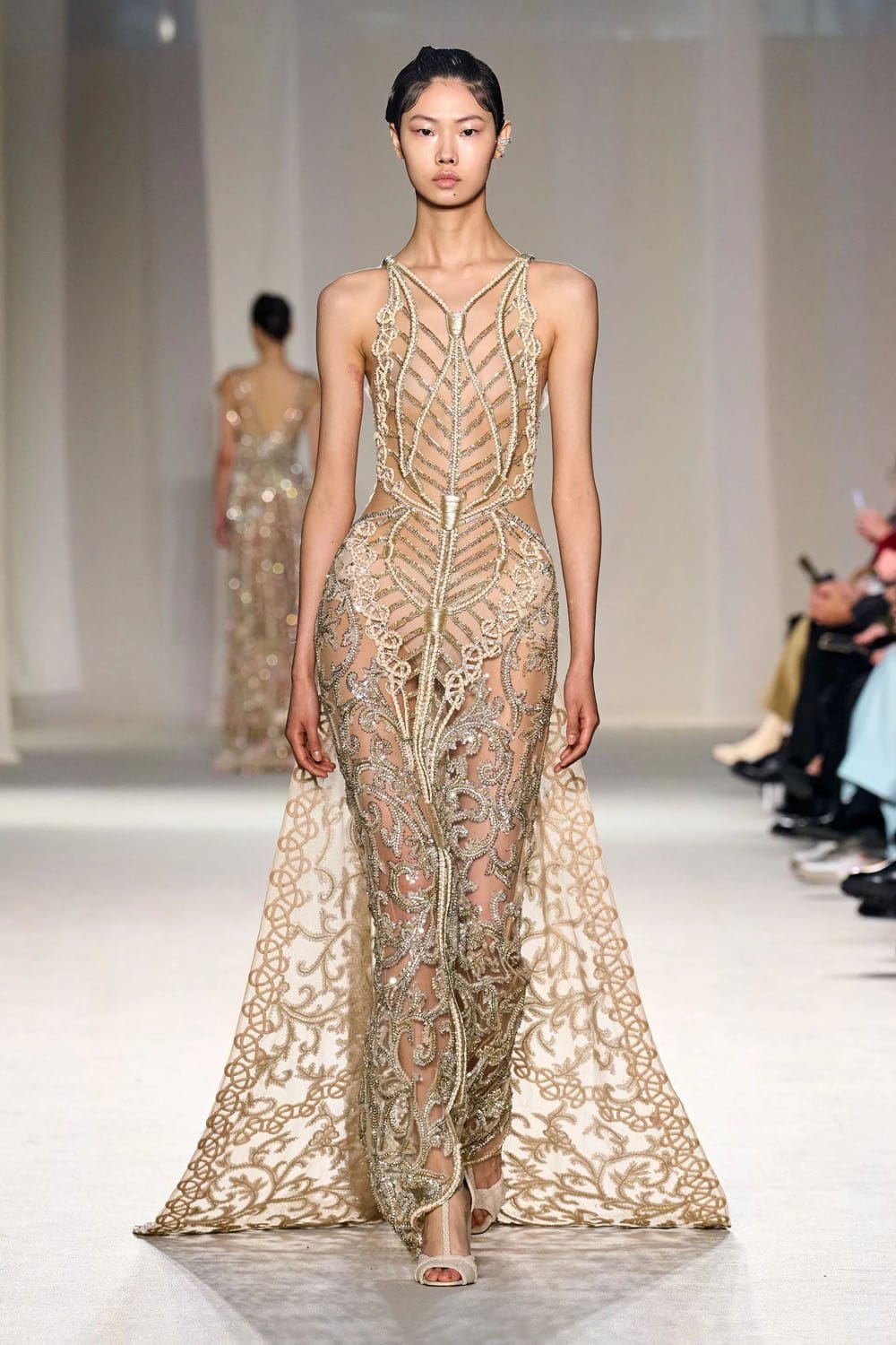 Elie Saab Haute Couture Весна-Лето 2023 Runway Журнал 69