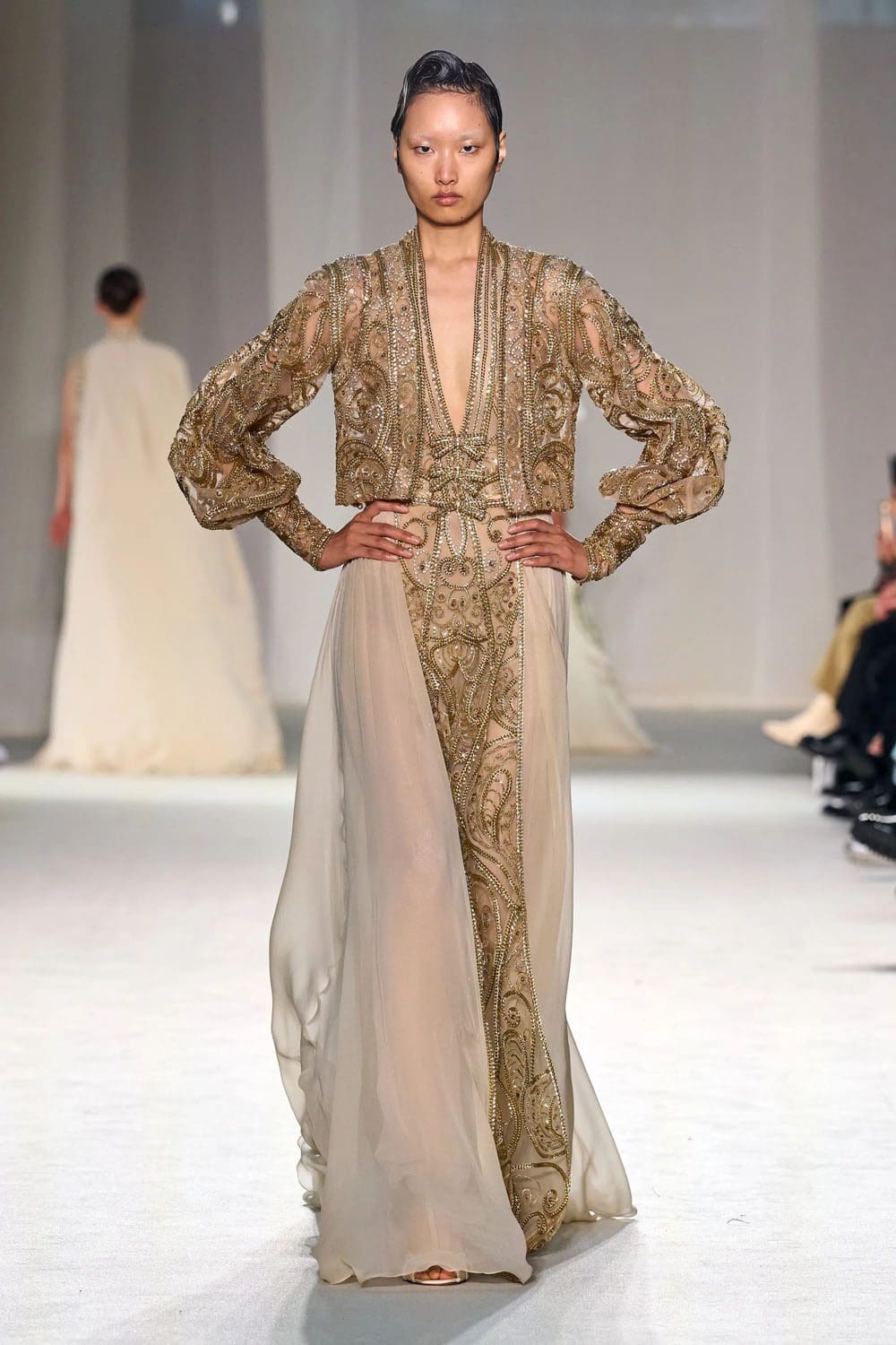Elie Saab Haute Couture Весна-Лето 2023 Runway Журнал 7