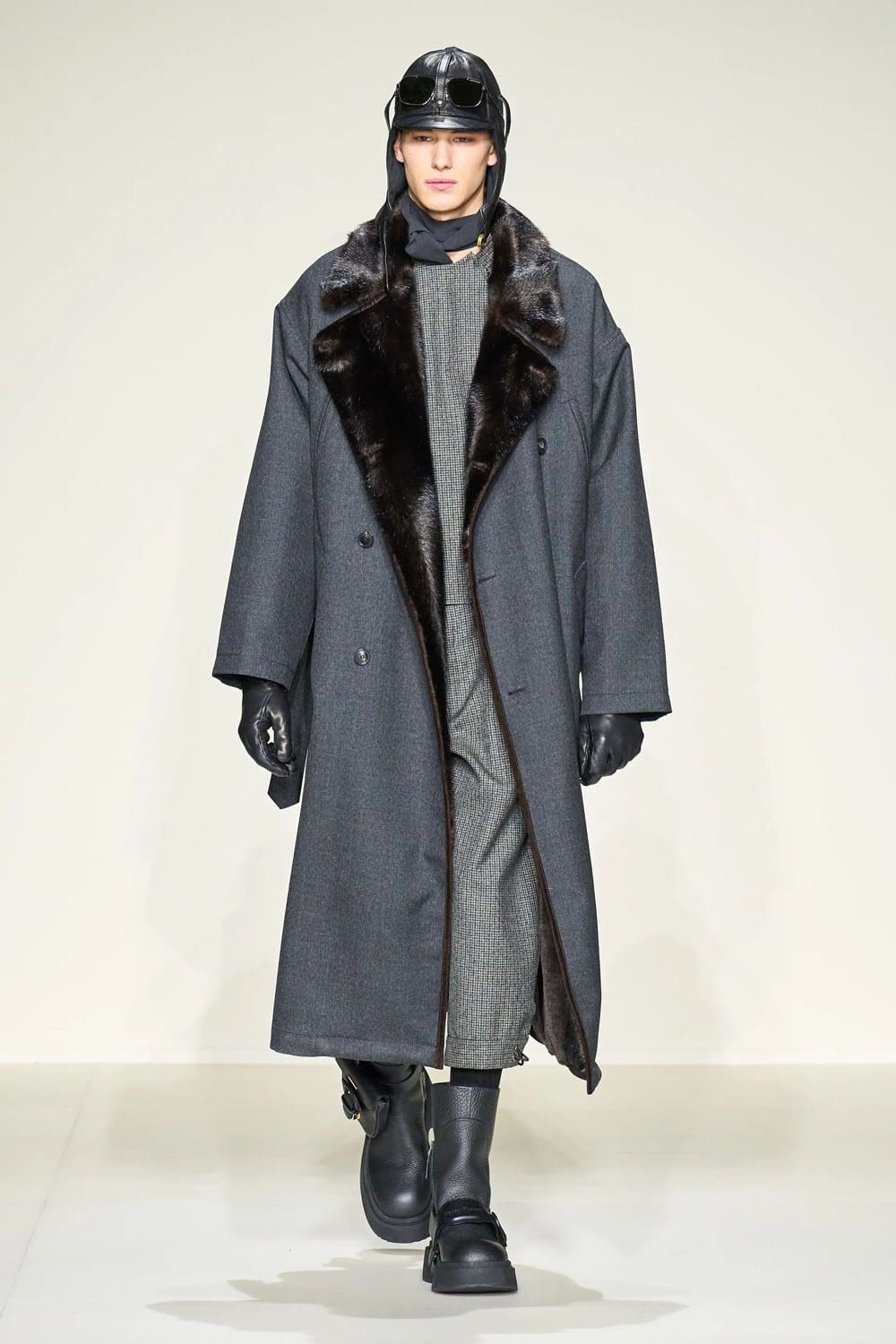 Emporio Armani 2023 秋冬 2024 男装 Runway 1杂志