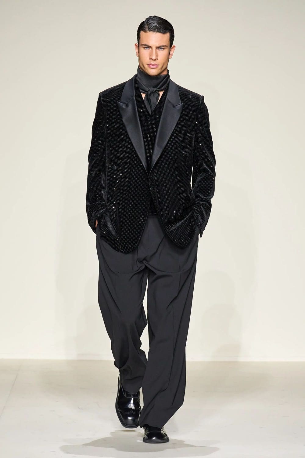 Emporio Armani 2023 秋冬 2024 男装 Runway 101杂志