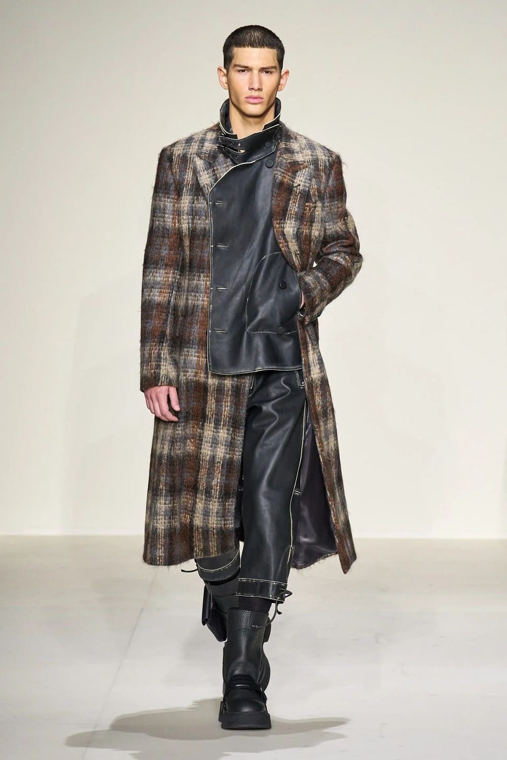 Emporio Armani 2023 秋冬 2024 男装 Runway 26杂志