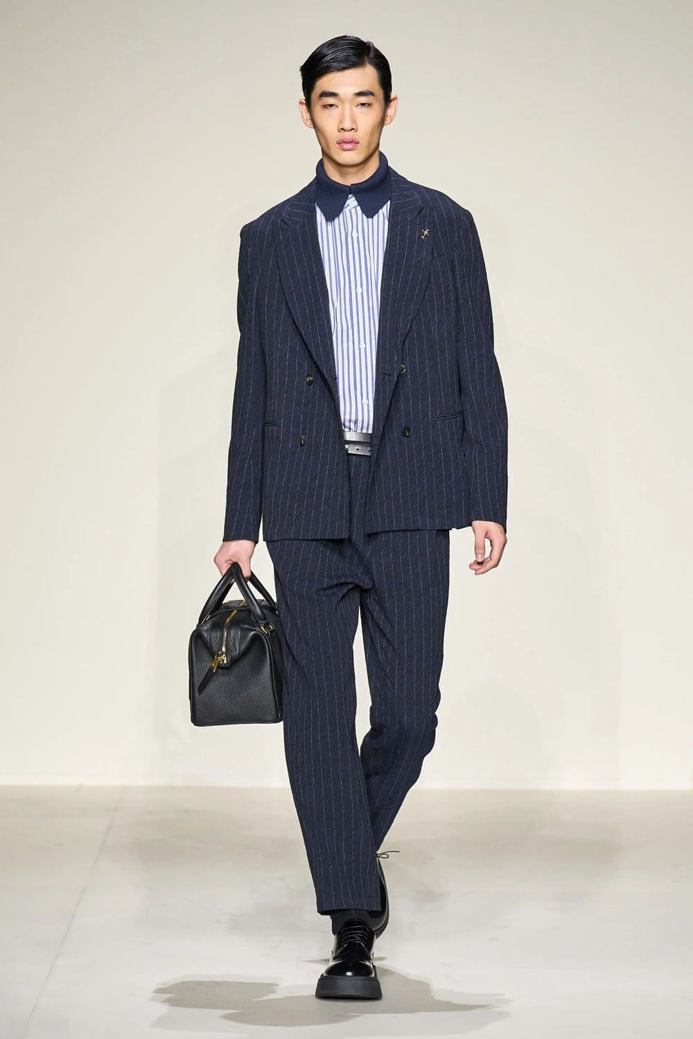 Emporio Armani 2023 秋冬 2024 男装 Runway 78杂志