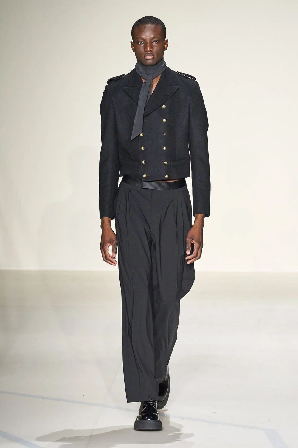 Emporio Armani 2023 秋冬 2024 男装 Runway 81杂志