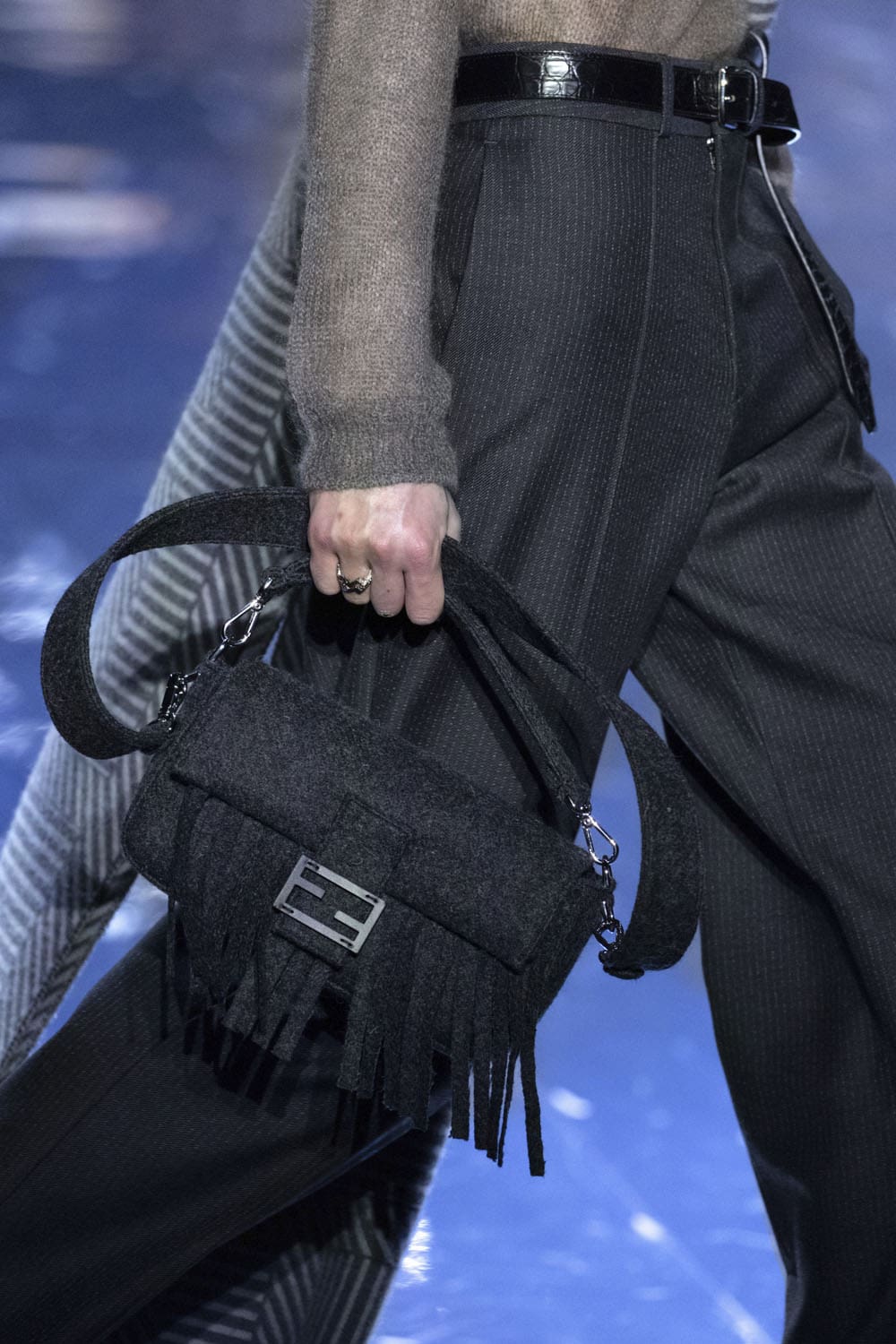 Fendi Close Up Fall 2023 2024 Мужская одежда Runway Журнал 25