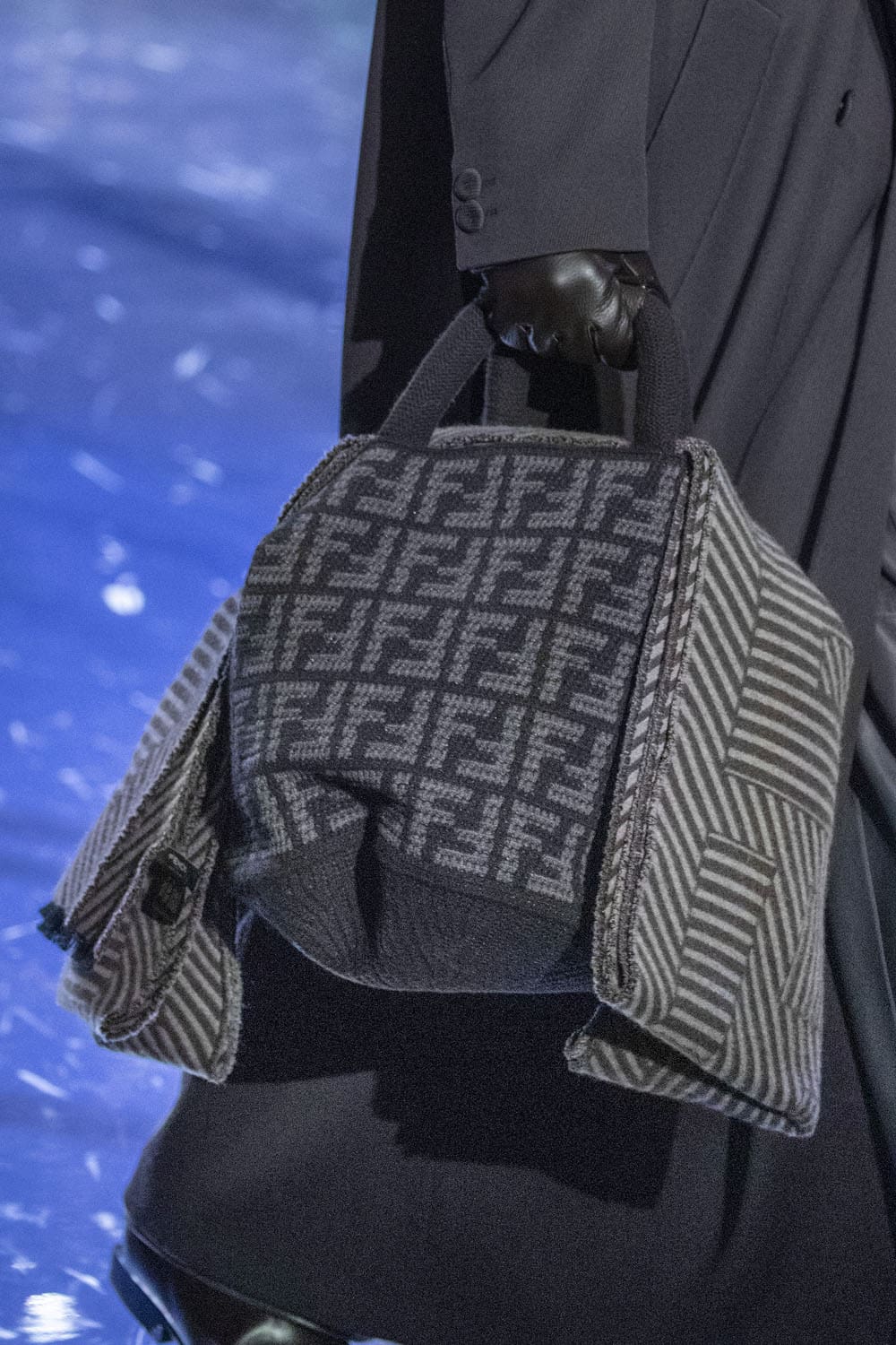 Fendi Close Up Fall 2023 2024 Мужская одежда Runway Журнал 3