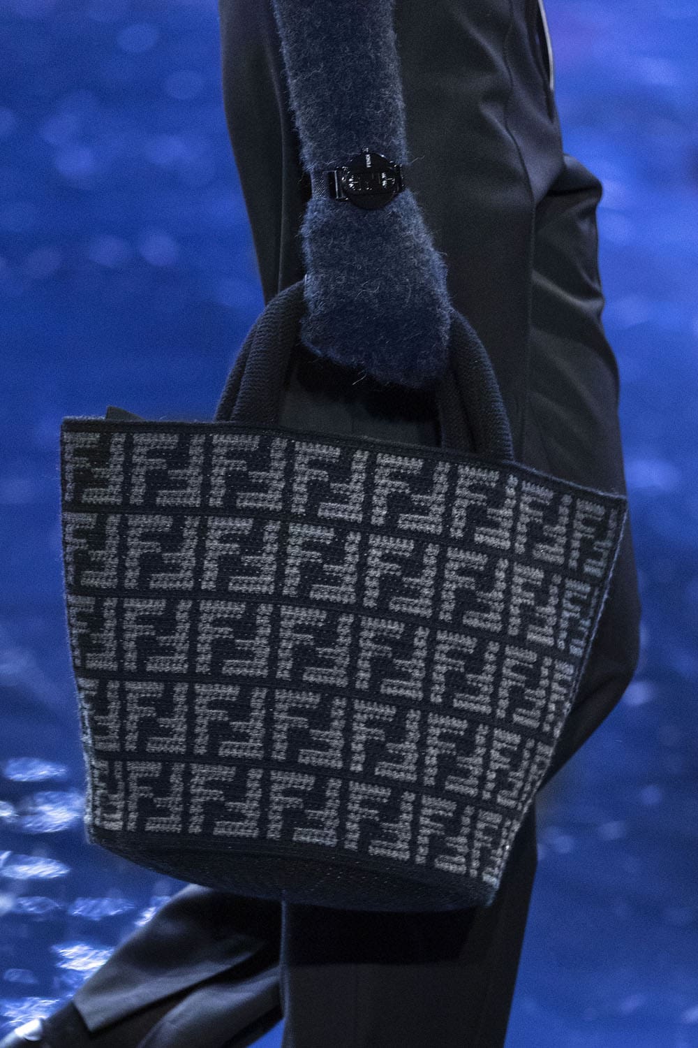 Fendi Close Up Fall 2023 2024 Menswear Runway Magazine 35
