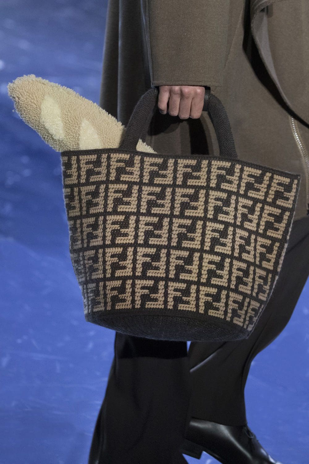 Fendi Close Up Fall 2023 2024 Мужская одежда Runway Журнал 39