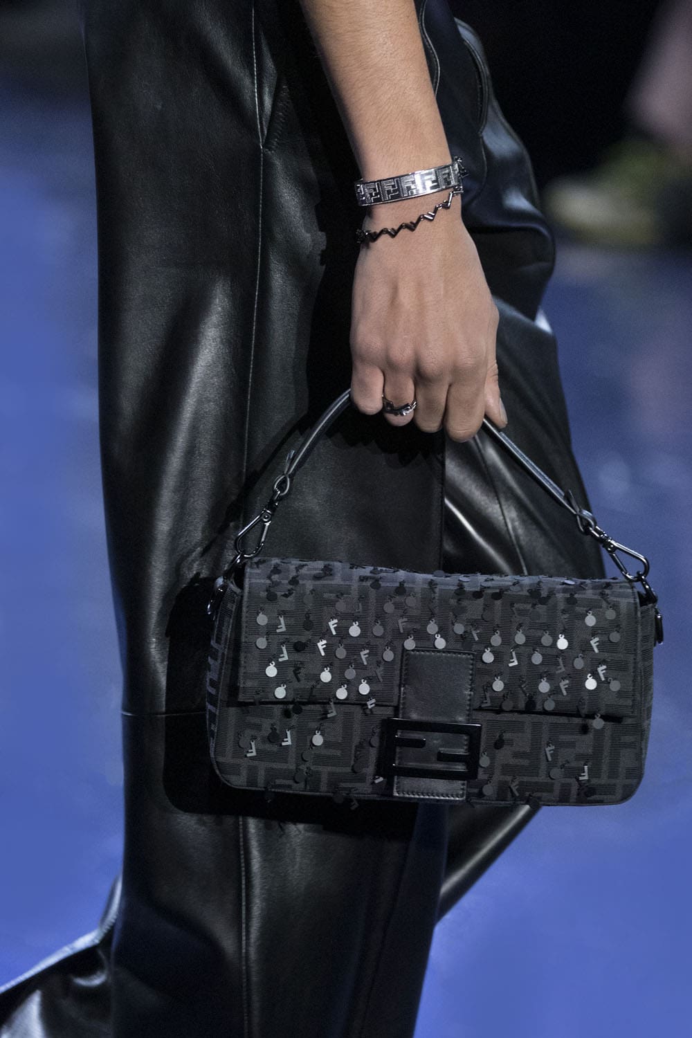 Fendi Close Up Fall 2023 2024 Мужская одежда Runway Журнал 64