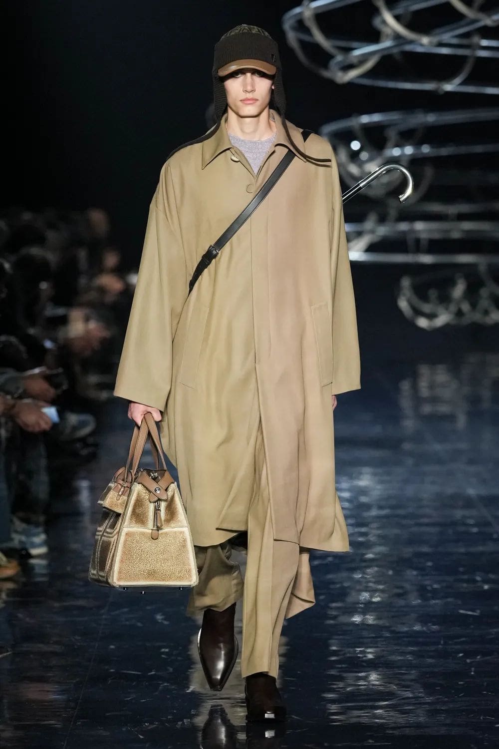 Fendi Automne Hiver 2023 2024 Mode Homme Runway Magazine 33