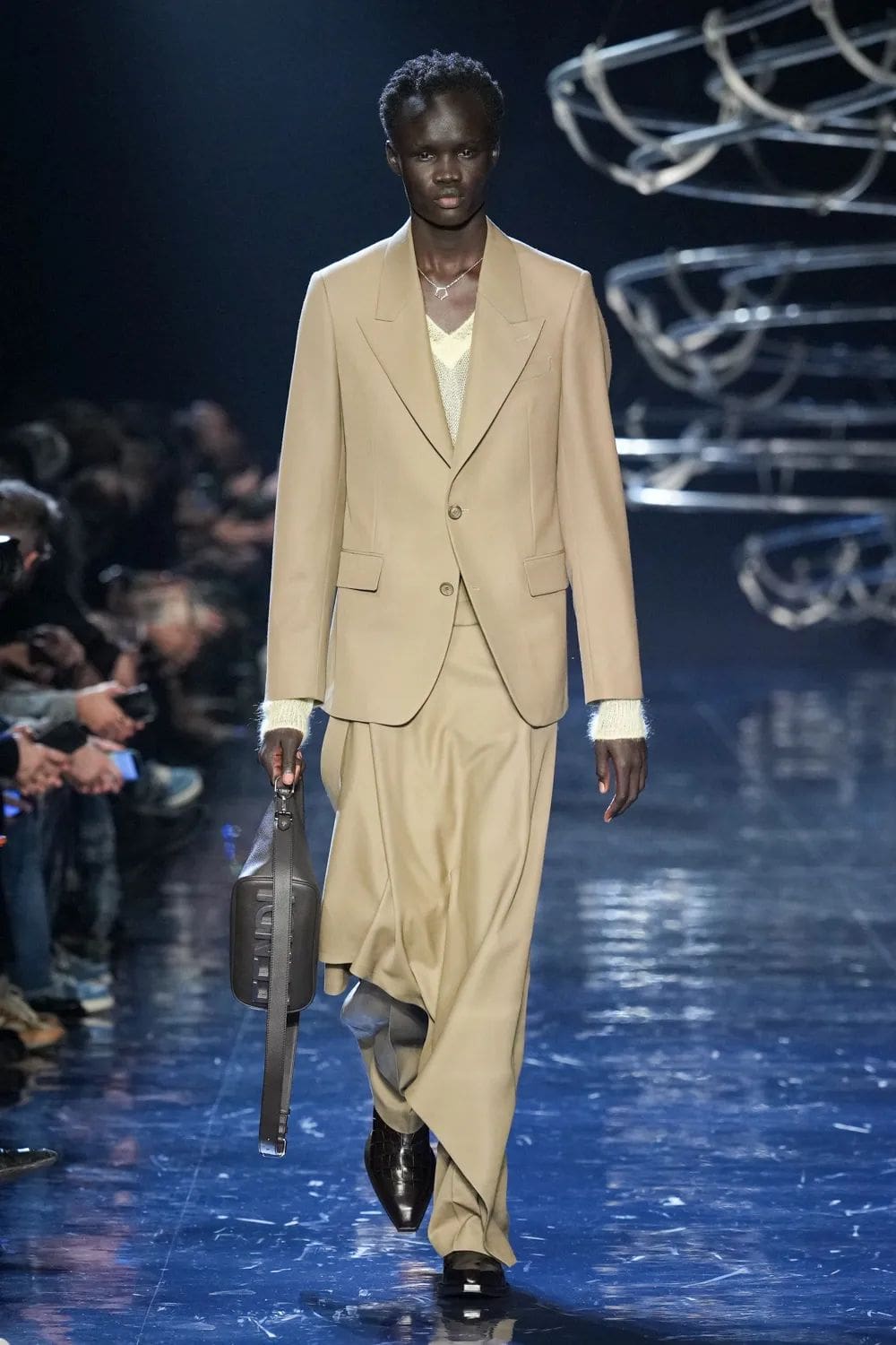 Fendi Automne Hiver 2023 2024 Mode Homme Runway Magazine 34