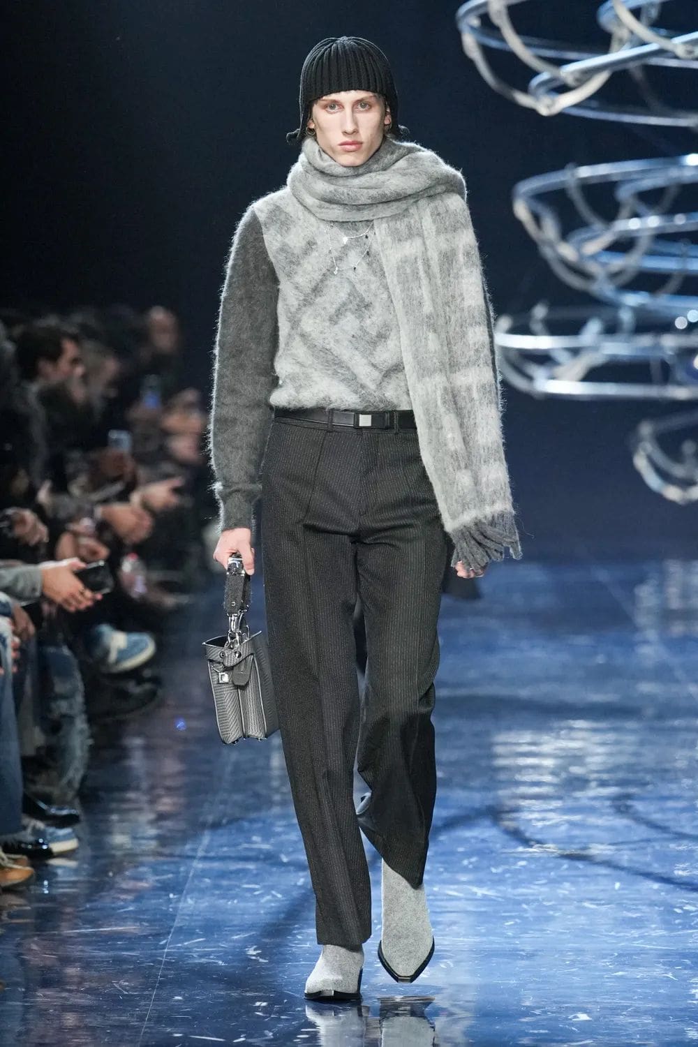 Fendi Automne Hiver 2023 2024 Mode Homme Runway Magazine 38