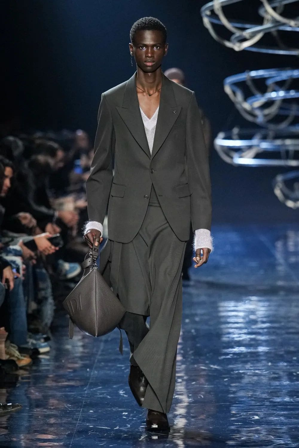 Fendi Automne Hiver 2023 2024 Mode Homme Runway Magazine 40