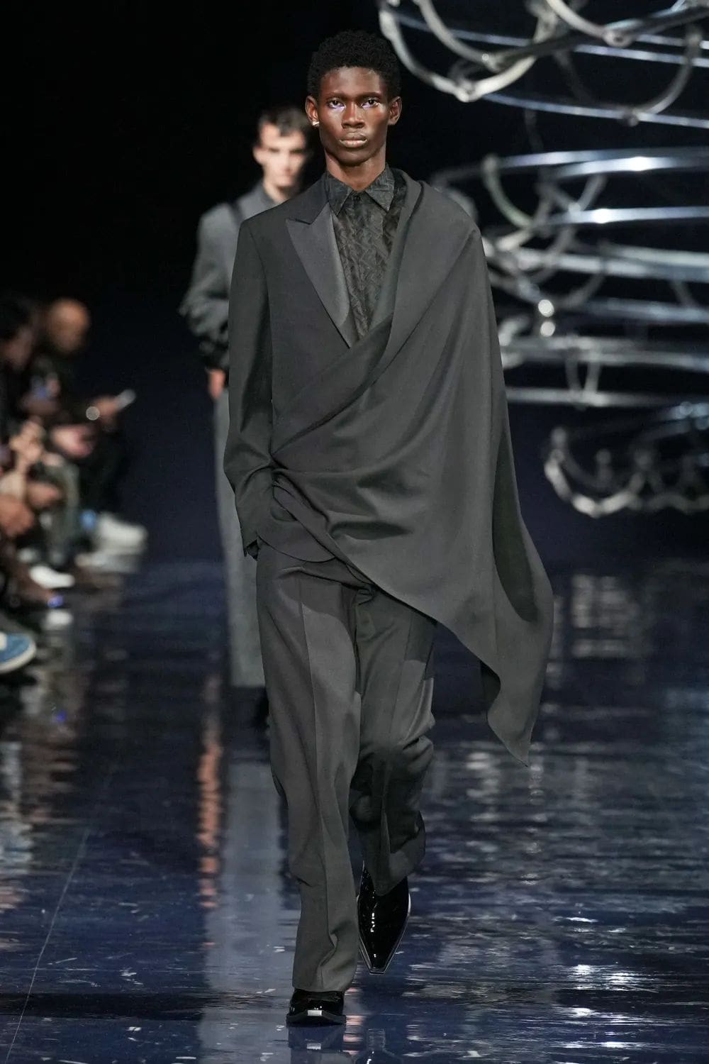 Fendi Automne Hiver 2023 2024 Mode Homme Runway Magazine 50