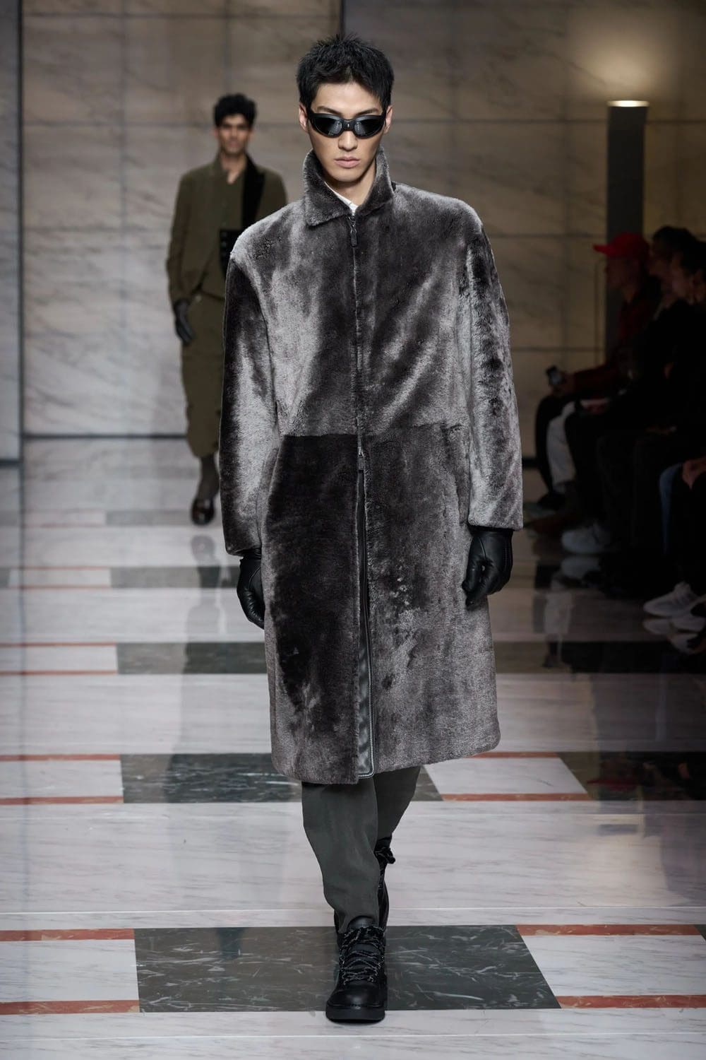 Giorgio Armani Automne Hiver 2023 2024 Mode Homme Runway Magazine 26