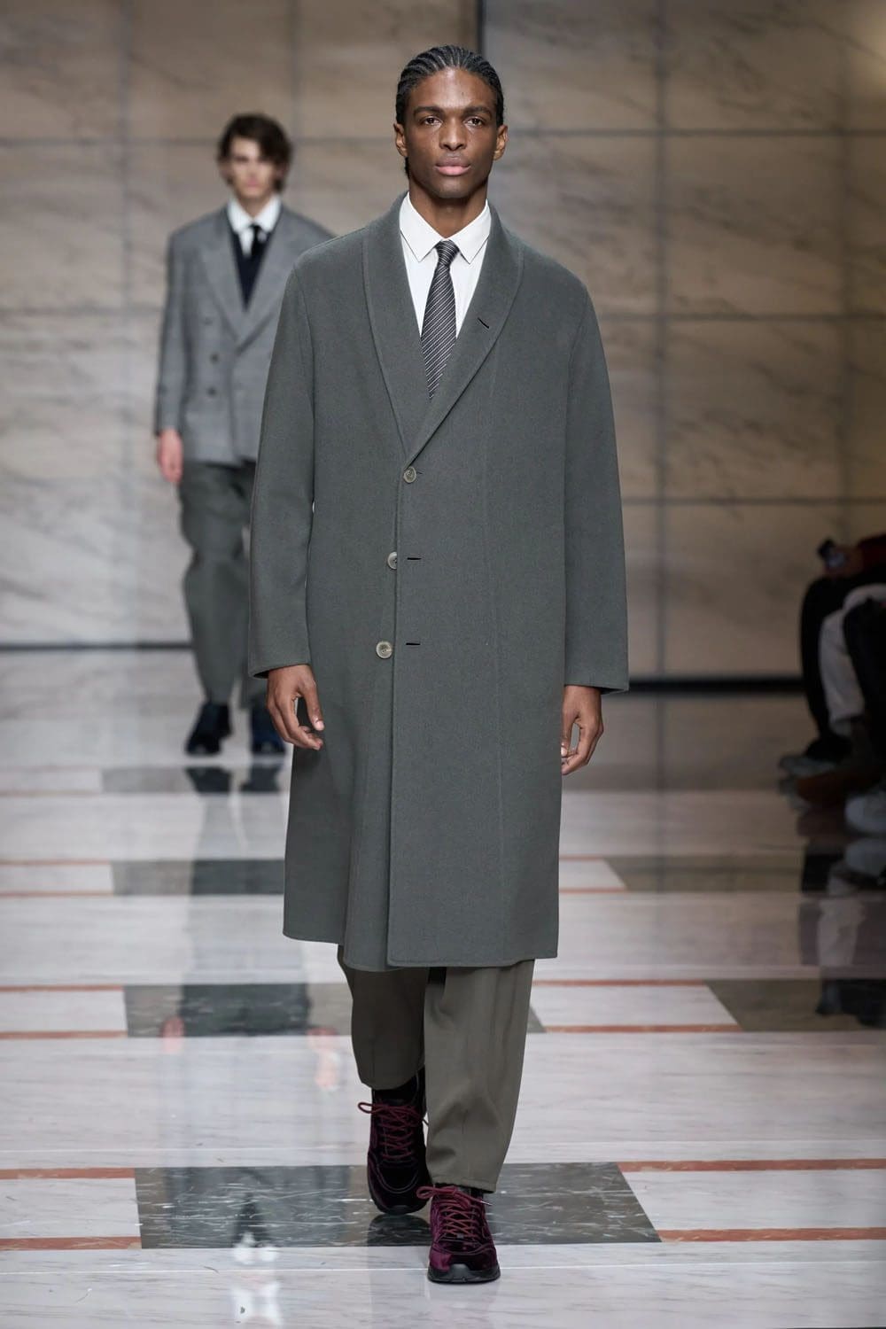 Giorgio Armani Automne Hiver 2023 2024 Mode Homme Runway Magazine 29